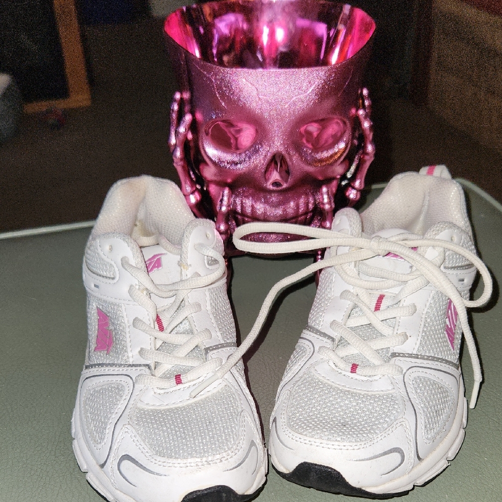 Avia Tennis Shoes